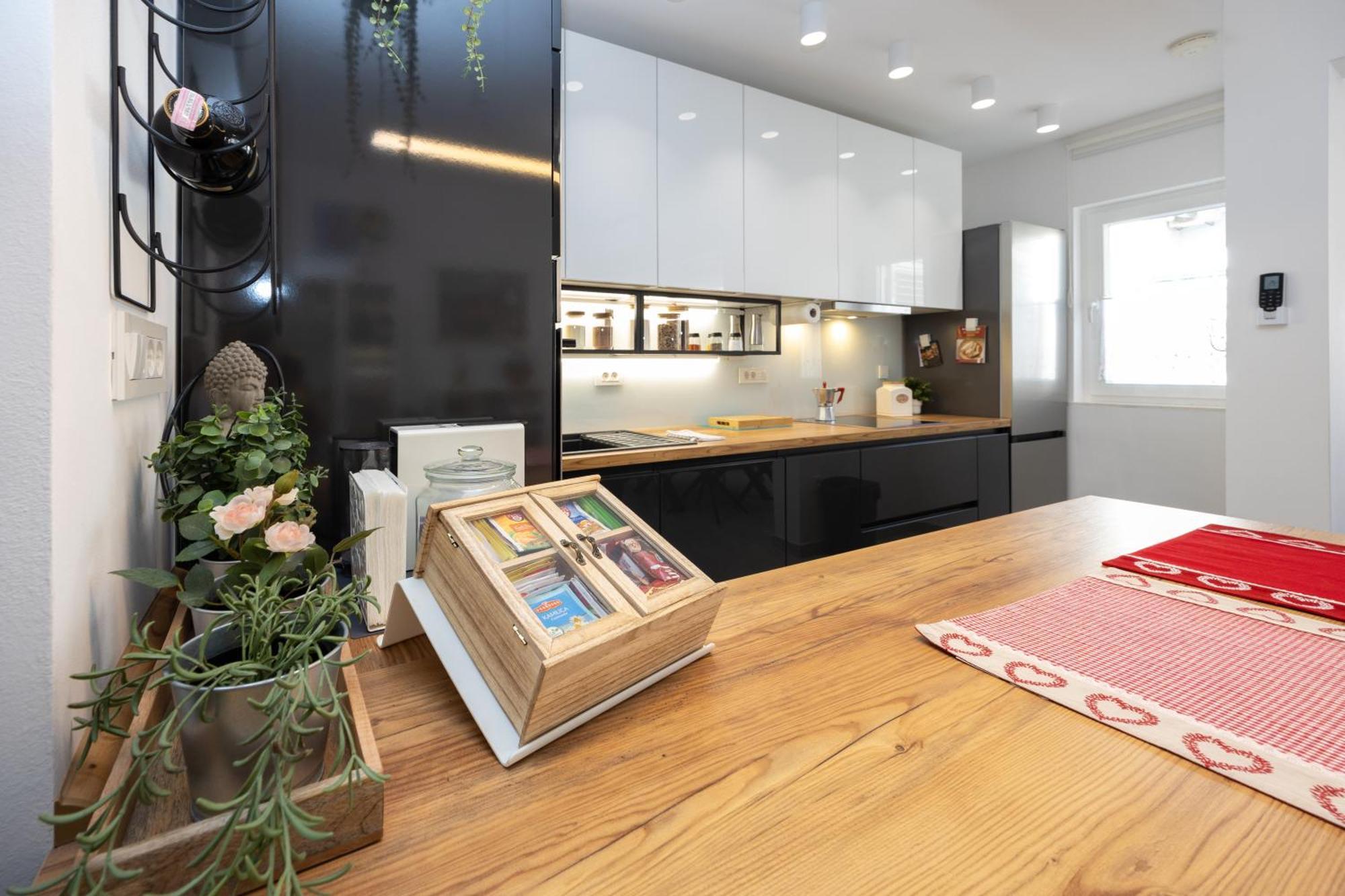 Apartment Sweet Cherry Split Bagian luar foto