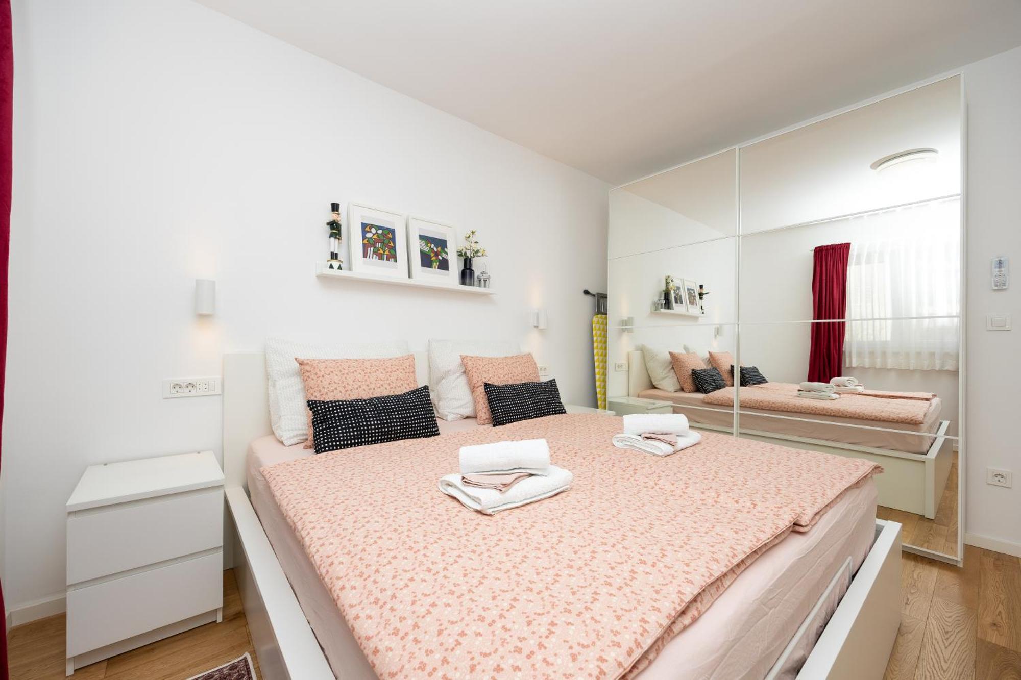 Apartment Sweet Cherry Split Bagian luar foto